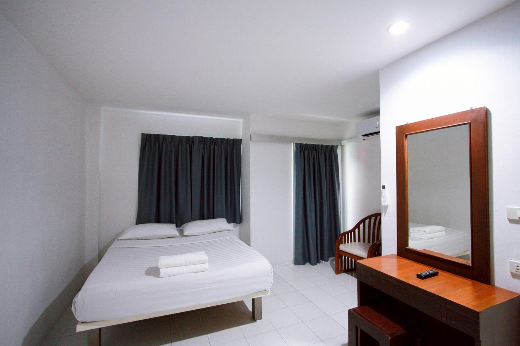 18 Coins Budget Hotel Pattaya Room photo