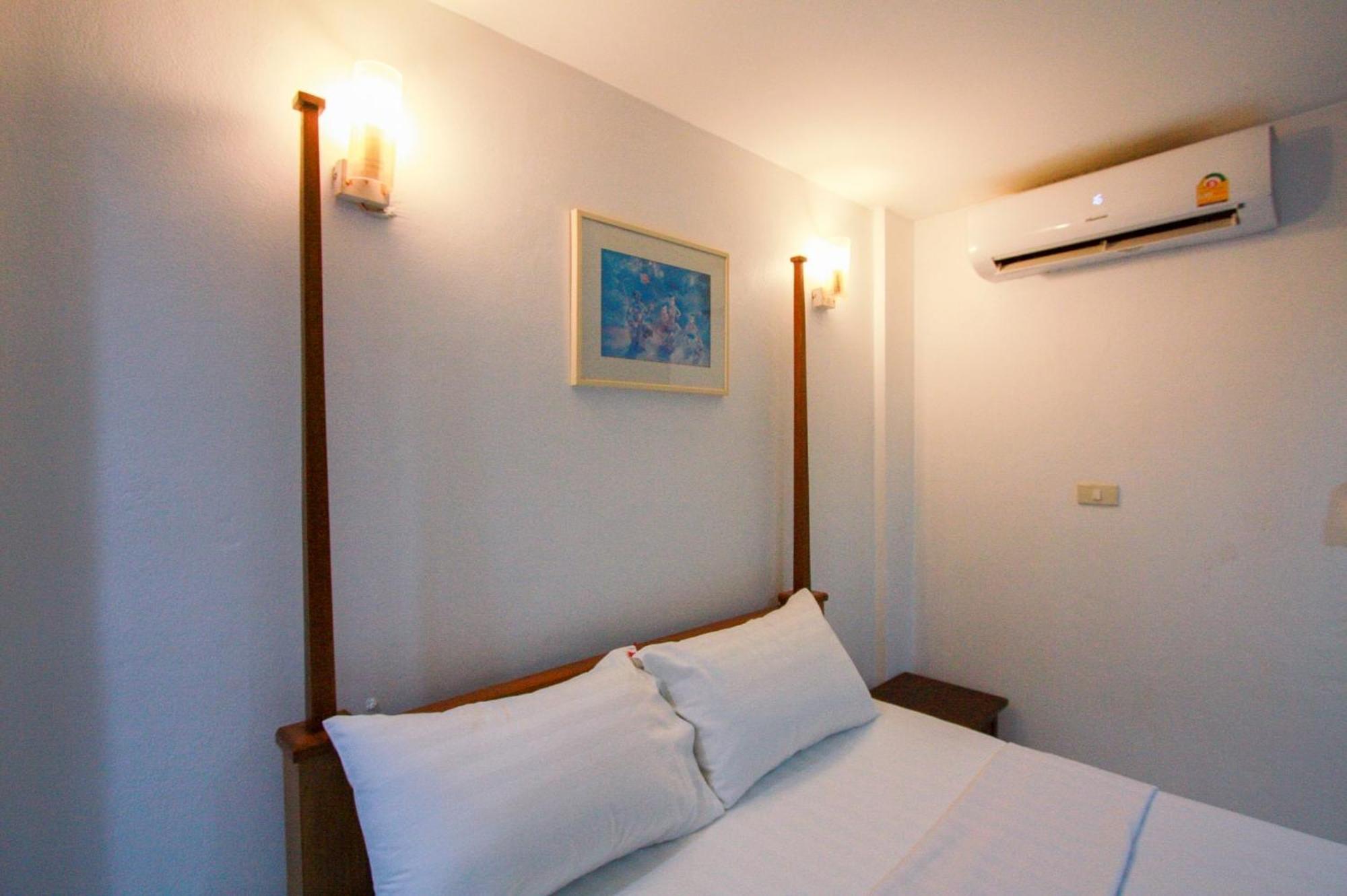18 Coins Budget Hotel Pattaya Room photo