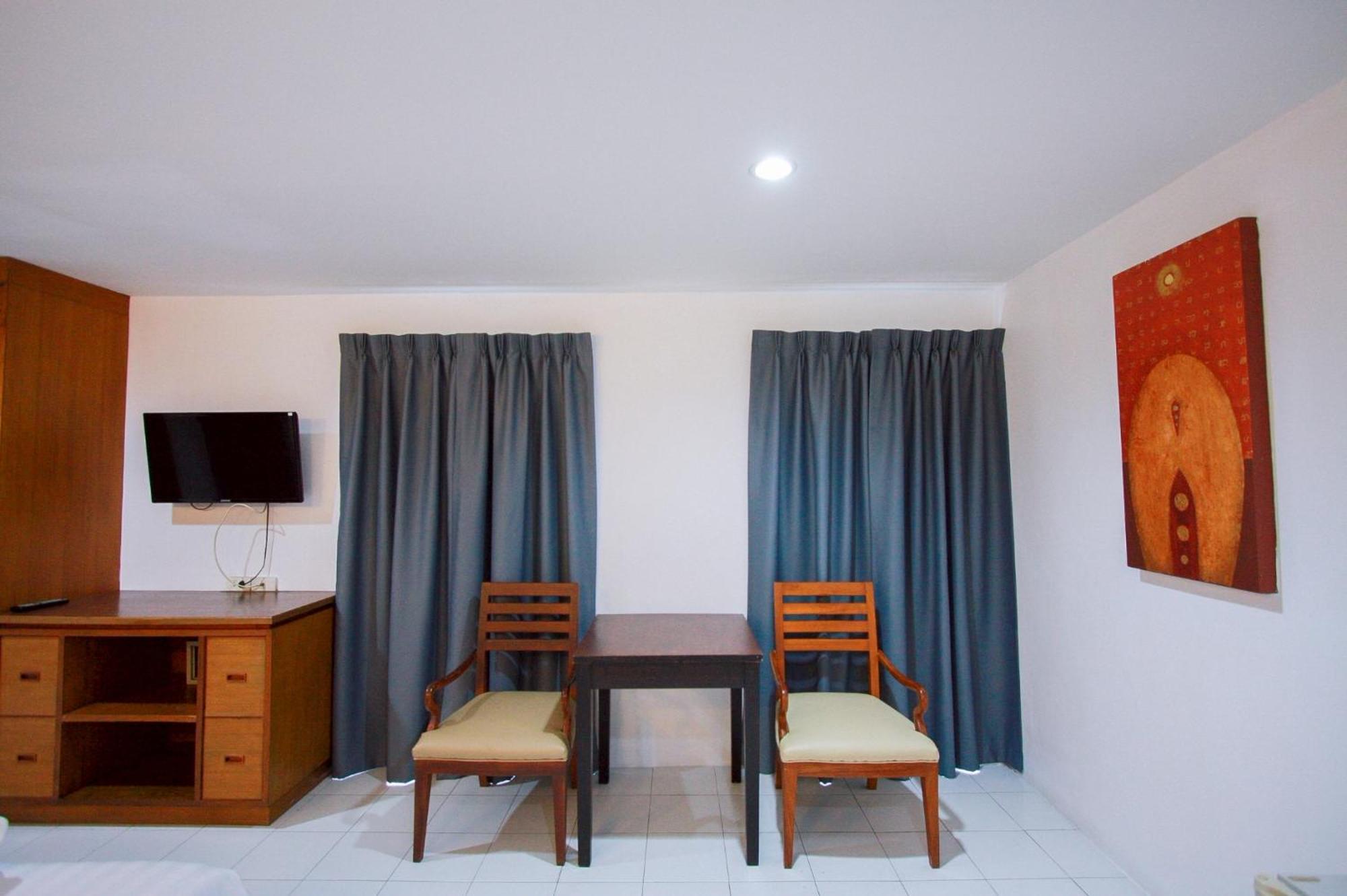 18 Coins Budget Hotel Pattaya Room photo