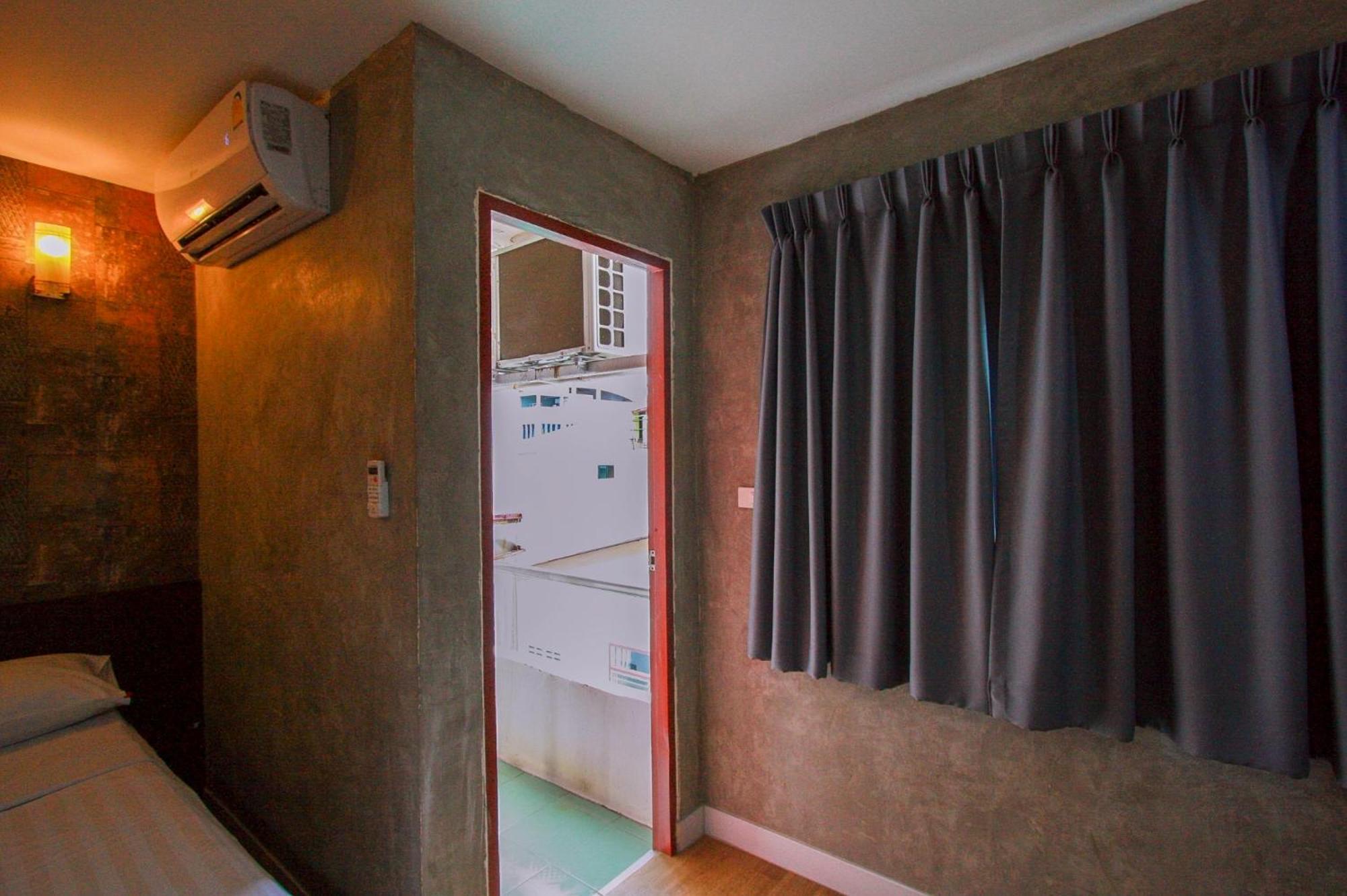 18 Coins Budget Hotel Pattaya Room photo